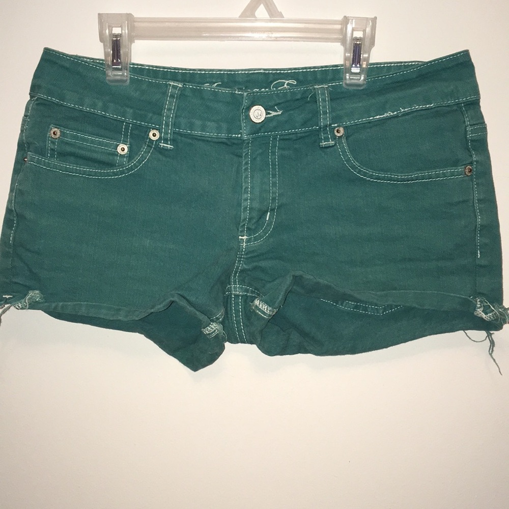 American Eagle Outfitters π¦
Green Cuffed Shorts 6 - Picture 2 of 8